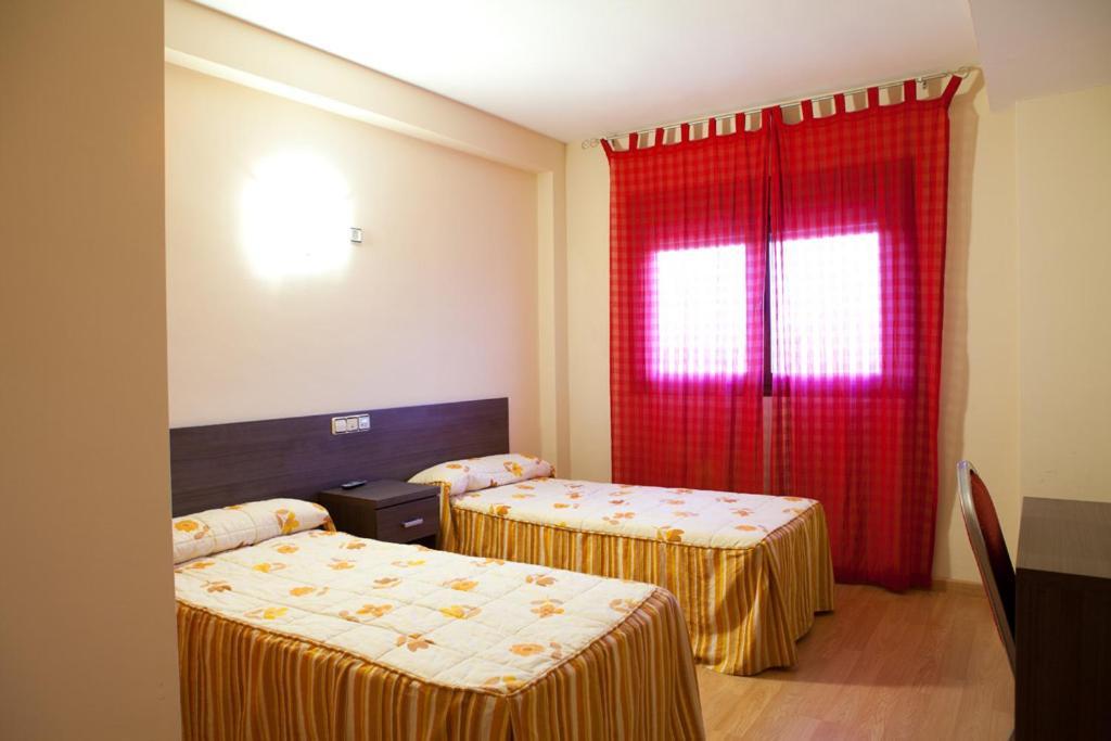 Hotel Casa Marzo Cariñena Zimmer foto